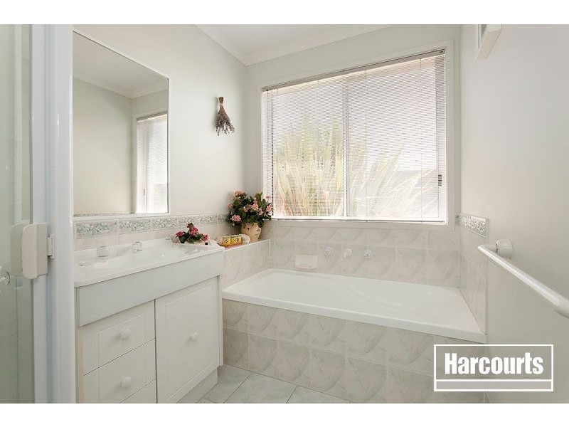 34 Sherwood Road, Narre Warren South VIC 3805