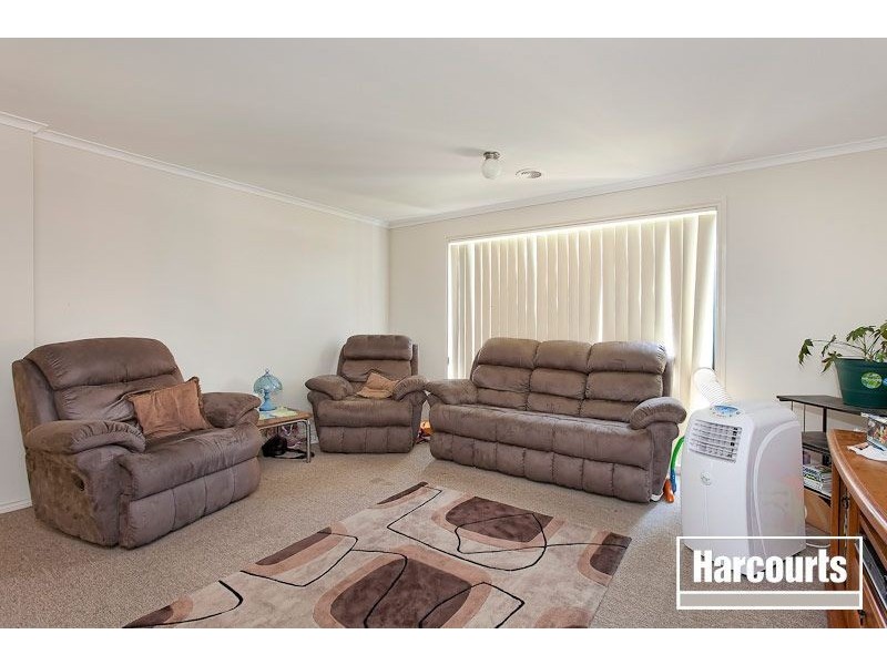 21 Phoenix Ave, Cranbourne North VIC 3977