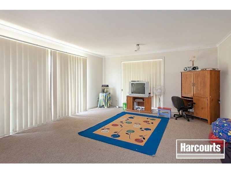 21 Phoenix Ave, Cranbourne North VIC 3977