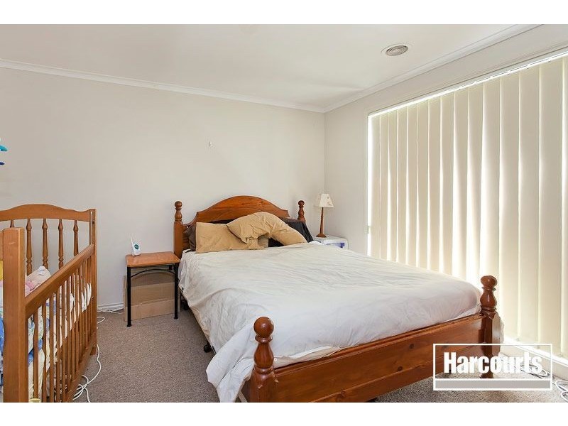 21 Phoenix Ave, Cranbourne North VIC 3977