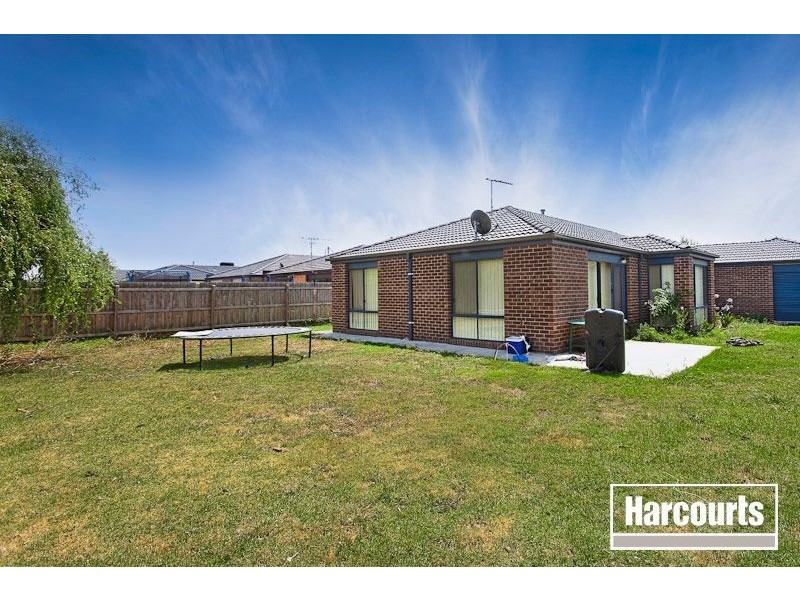 21 Phoenix Ave, Cranbourne North VIC 3977