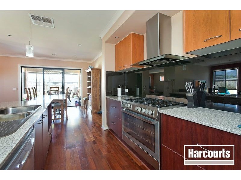 10 Middlesex Court, Cranbourne North VIC 3977