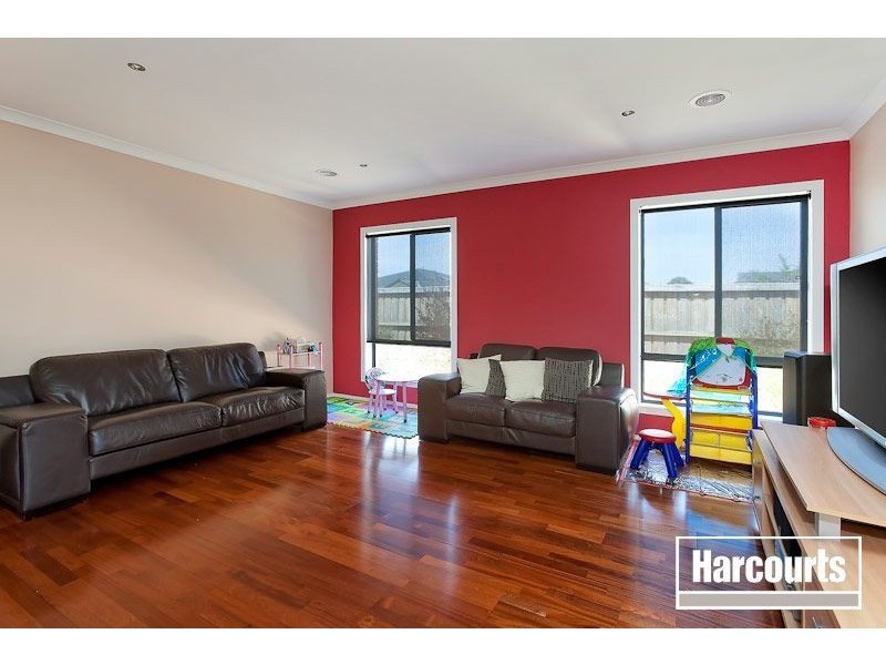 10 Middlesex Court, Cranbourne North VIC 3977