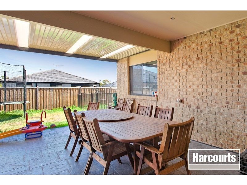 10 Middlesex Court, Cranbourne North VIC 3977