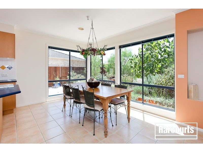 2 St Ives Drive, Narre Warren South VIC 3805