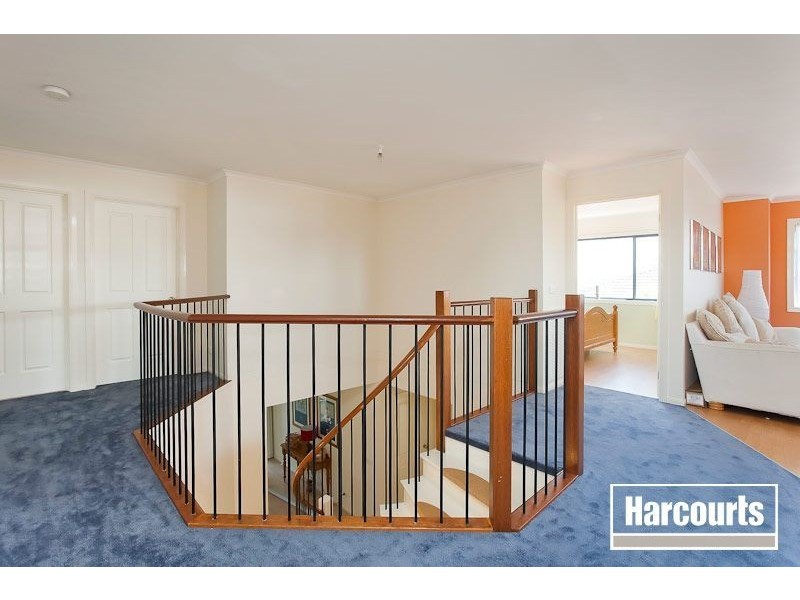 2 St Ives Drive, Narre Warren South VIC 3805