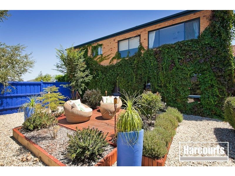 2 St Ives Drive, Narre Warren South VIC 3805