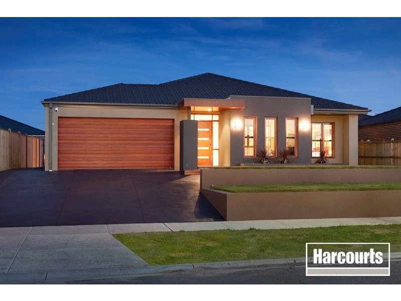 8 Bronson Circuit, Cranbourne North VIC 3977