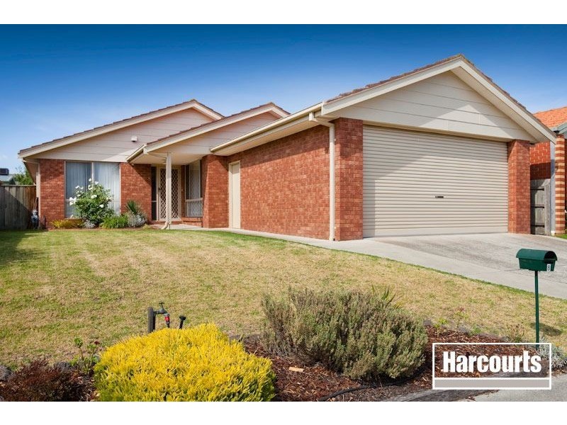 8 Hamilton, Cranbourne North VIC 3977