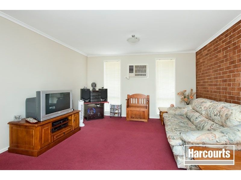 8 Hamilton, Cranbourne North VIC 3977