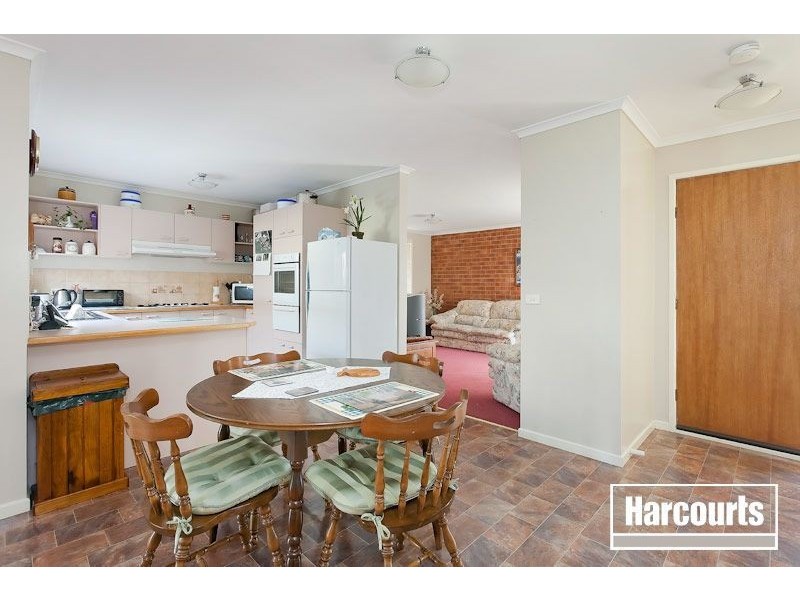 8 Hamilton, Cranbourne North VIC 3977