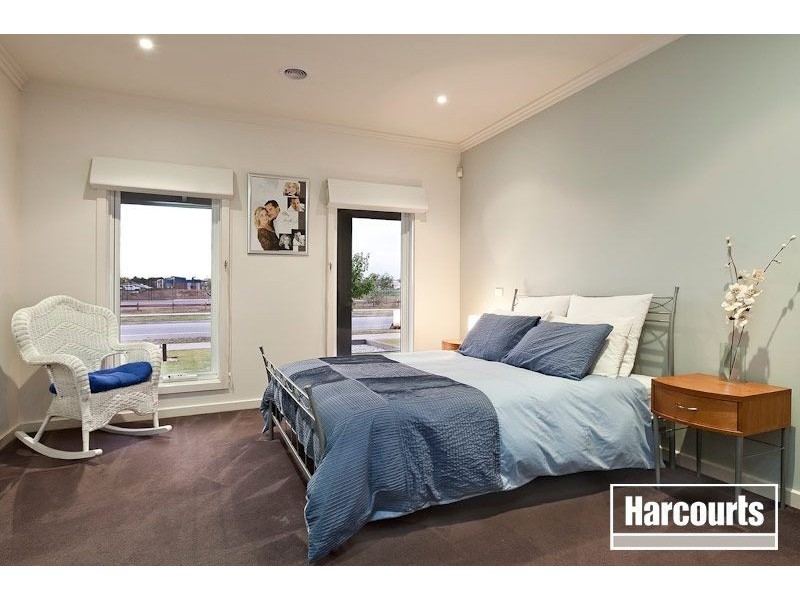 152 Berwick Springs Promenade, Narre Warren South VIC 3805