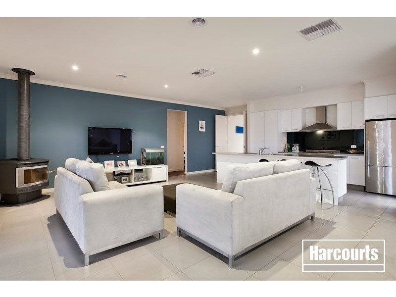 152 Berwick Springs Promenade, Narre Warren South VIC 3805