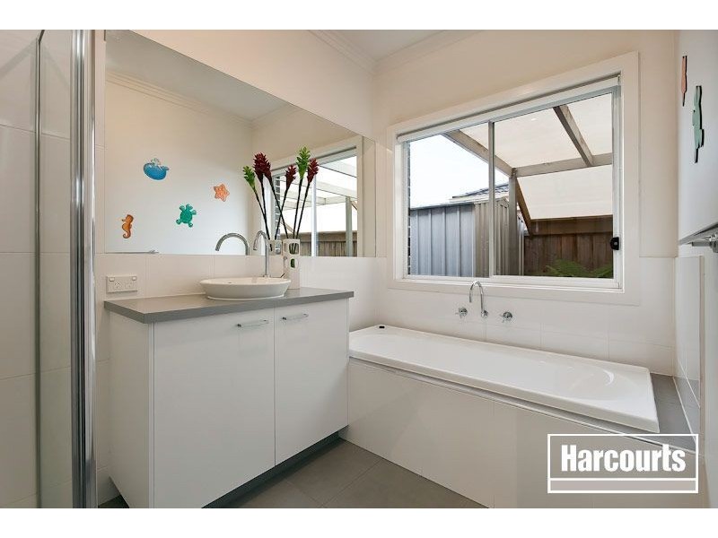 152 Berwick Springs Promenade, Narre Warren South VIC 3805