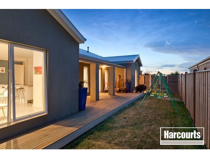 152 Berwick Springs Promenade, Narre Warren South VIC 3805