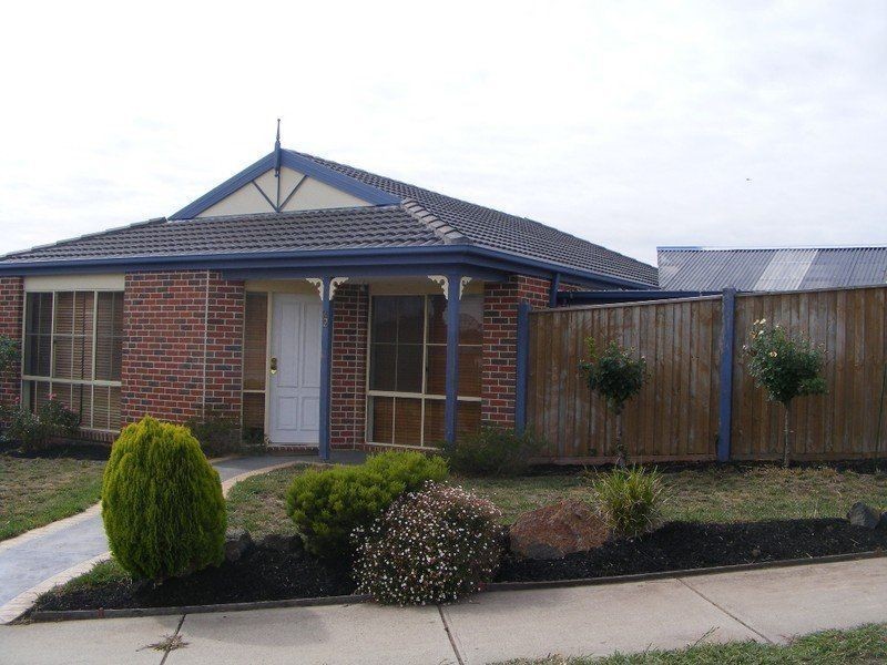 32 Seebeck Drive, Narre Warren South VIC 3805