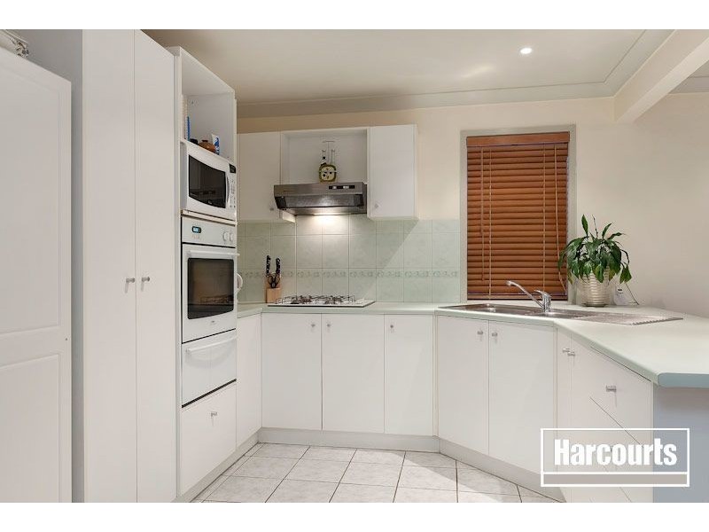 11 England Walk, Narre Warren South VIC 3805