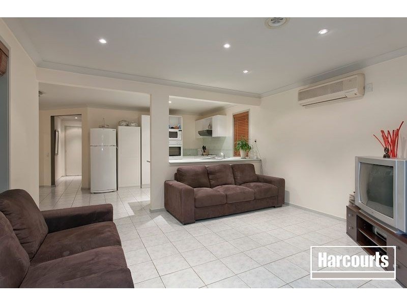 11 England Walk, Narre Warren South VIC 3805