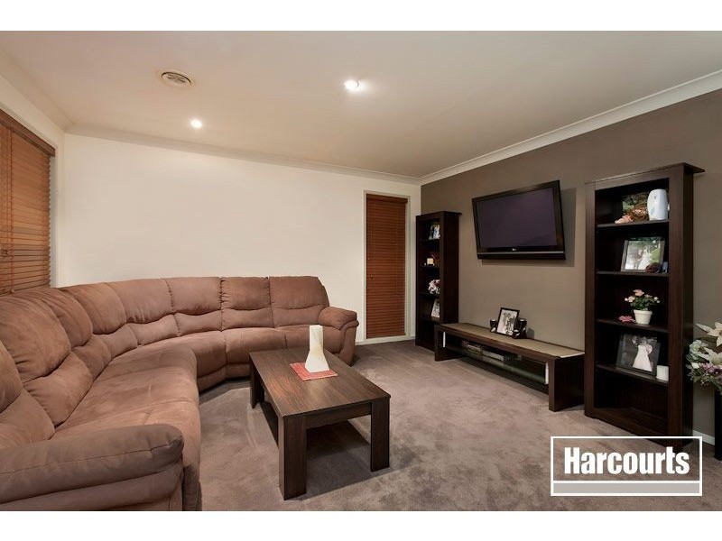 11 England Walk, Narre Warren South VIC 3805