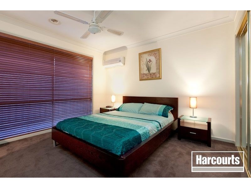 11 England Walk, Narre Warren South VIC 3805