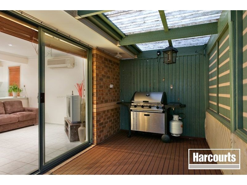 11 England Walk, Narre Warren South VIC 3805