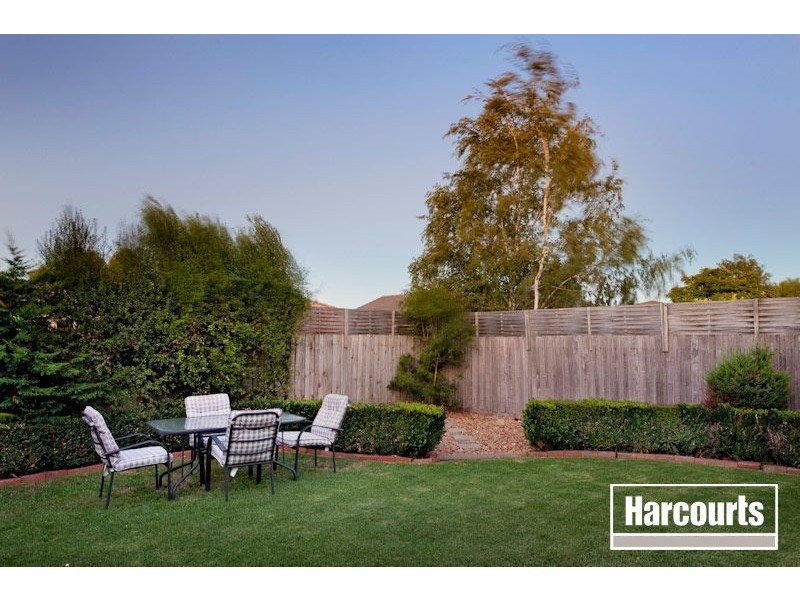 11 England Walk, Narre Warren South VIC 3805