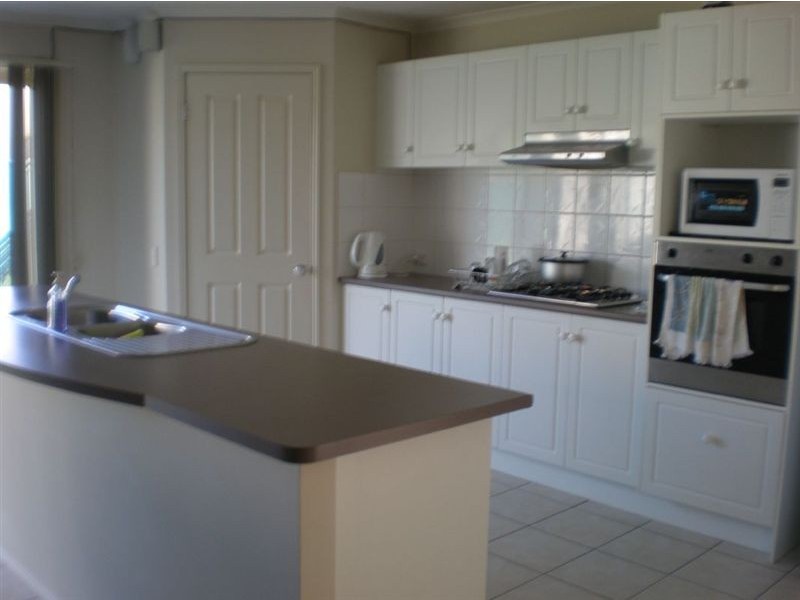 18 Harrington Drive, Narre Warren South VIC 3805