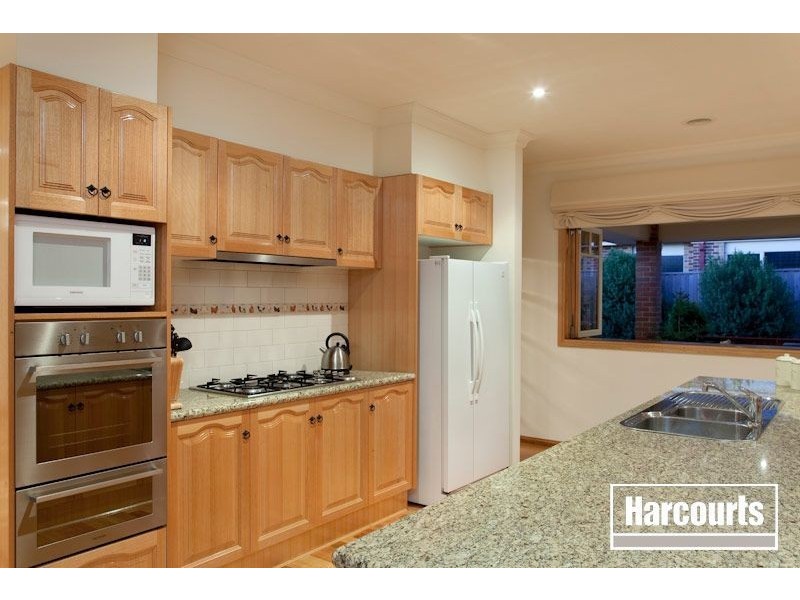 10 Rose Garden Court, Narre Warren North VIC 3804