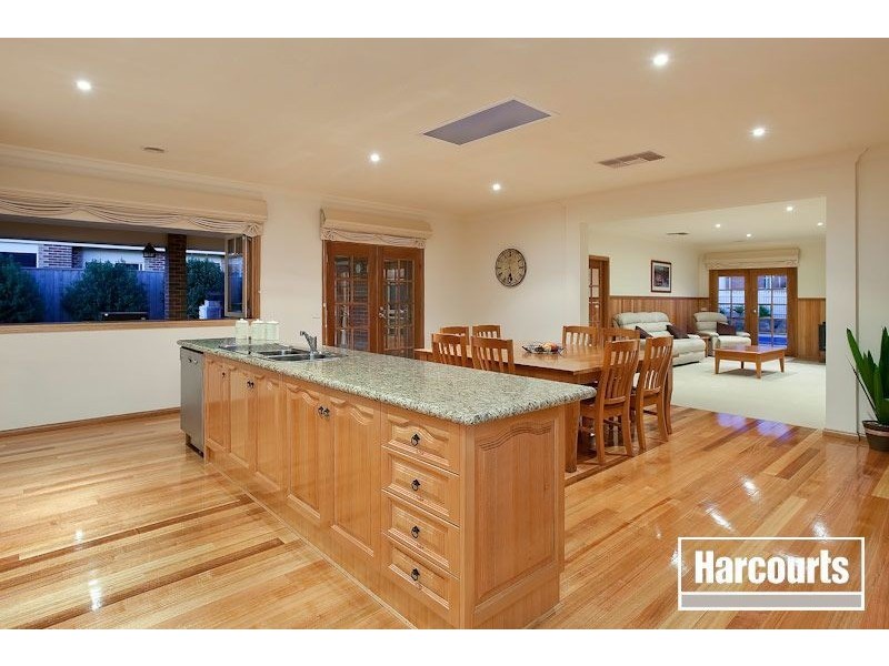 10 Rose Garden Court, Narre Warren North VIC 3804