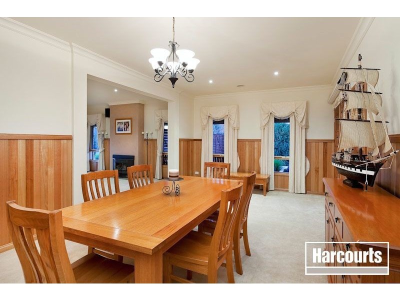 10 Rose Garden Court, Narre Warren North VIC 3804