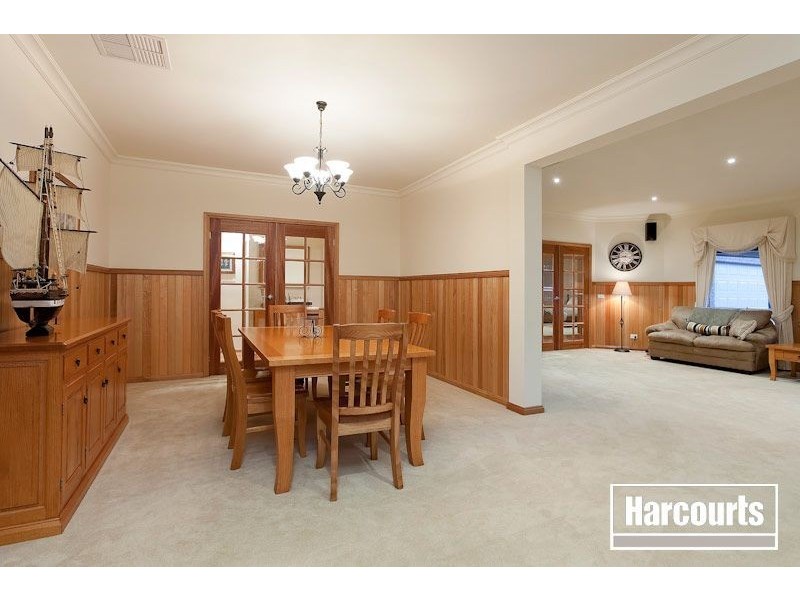 10 Rose Garden Court, Narre Warren North VIC 3804