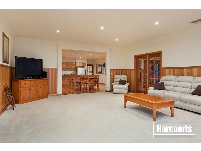 10 Rose Garden Court, Narre Warren North VIC 3804