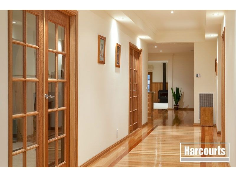 10 Rose Garden Court, Narre Warren North VIC 3804