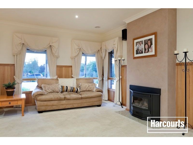 10 Rose Garden Court, Narre Warren North VIC 3804