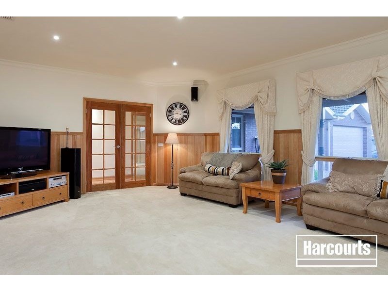 10 Rose Garden Court, Narre Warren North VIC 3804