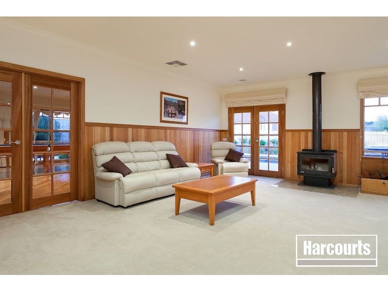 10 Rose Garden Court, Narre Warren North VIC 3804