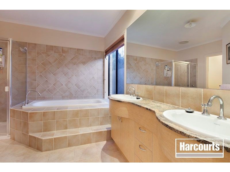 14 Sydney Street, Narre Warren South VIC 3805