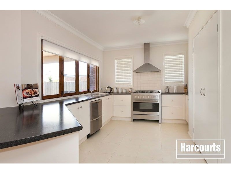 138 Berwick Springs Promenade, Narre Warren South VIC 3805