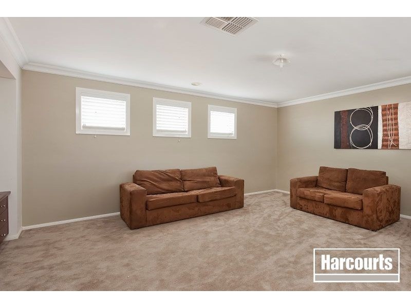 138 Berwick Springs Promenade, Narre Warren South VIC 3805
