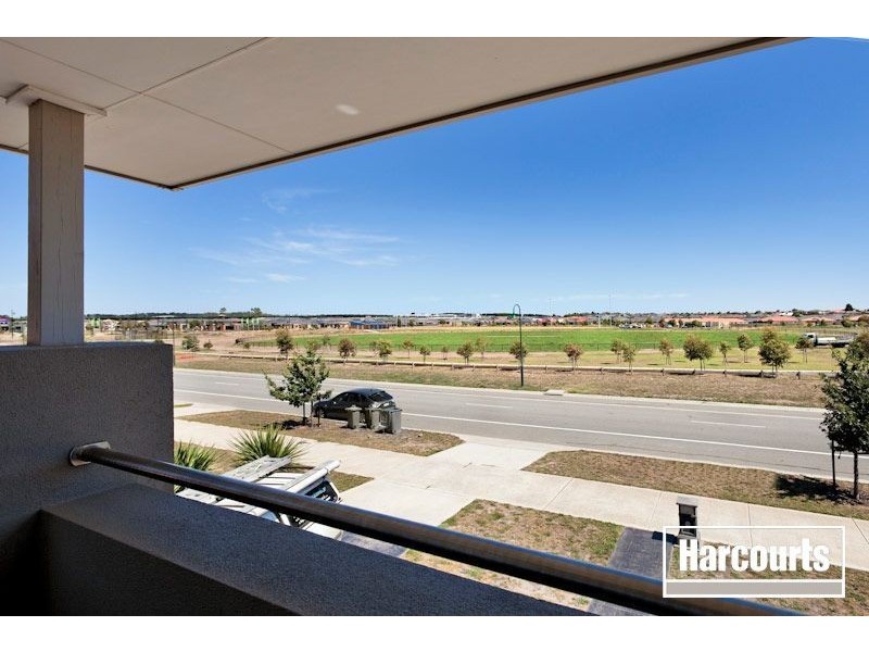 138 Berwick Springs Promenade, Narre Warren South VIC 3805