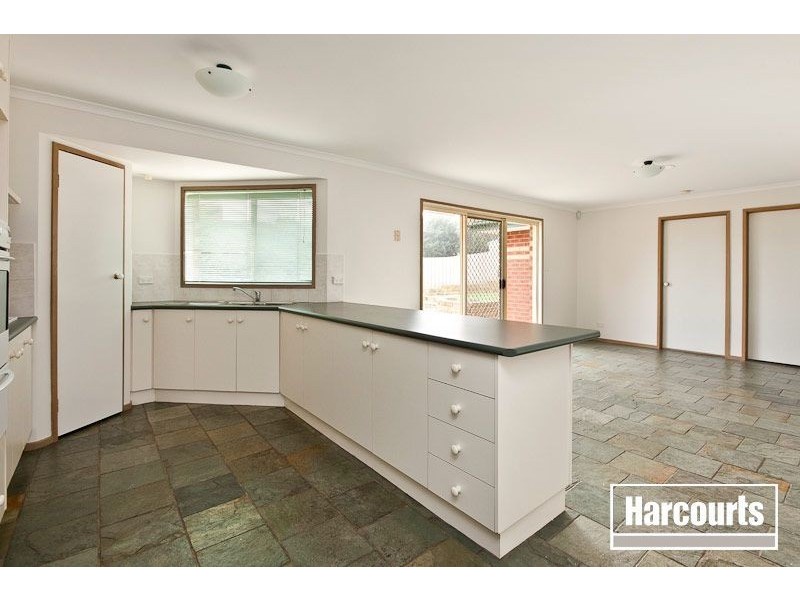 71 Bemersyde Drive, Berwick VIC 3806