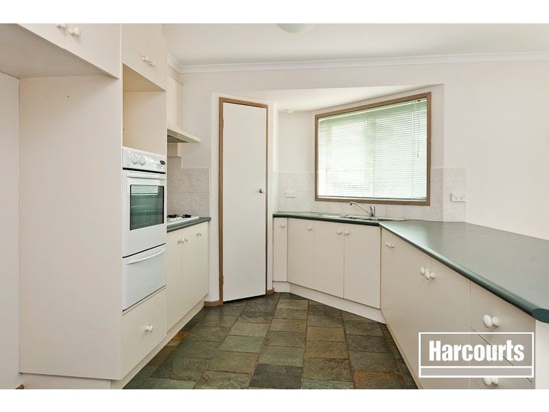 71 Bemersyde Drive, Berwick VIC 3806