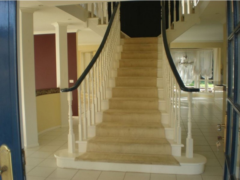 27 Galloway Drive, Narre Warren South VIC 3805