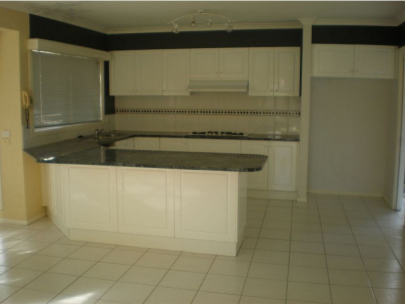 27 Galloway Drive, Narre Warren South VIC 3805