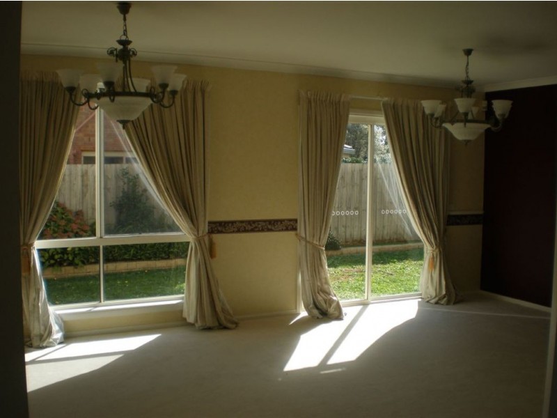 27 Galloway Drive, Narre Warren South VIC 3805