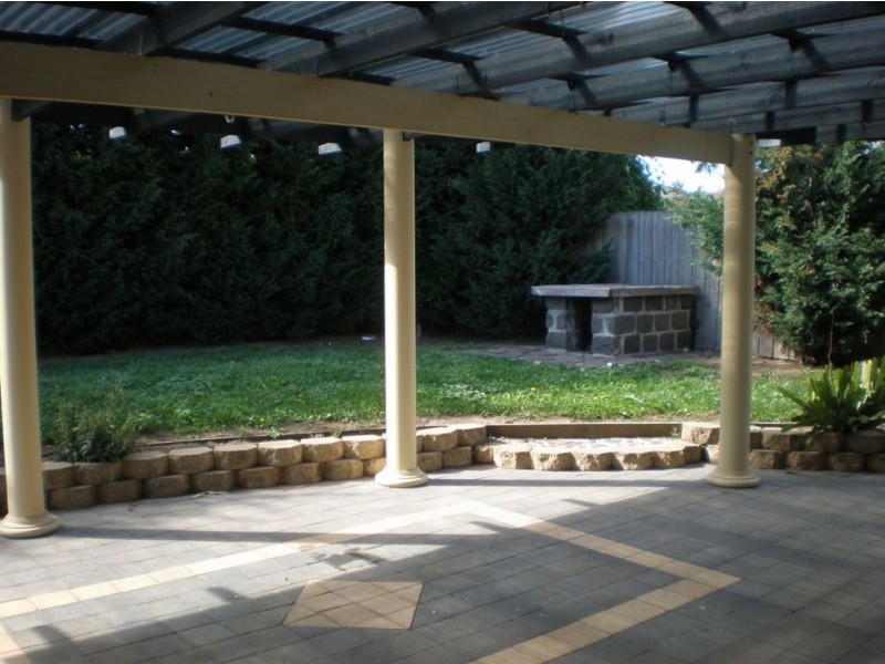 27 Galloway Drive, Narre Warren South VIC 3805