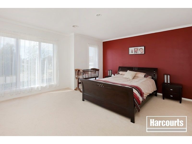 15 Magnolia Drive, Narre Warren South VIC 3805