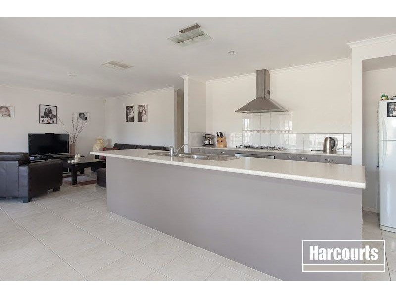 15 Magnolia Drive, Narre Warren South VIC 3805