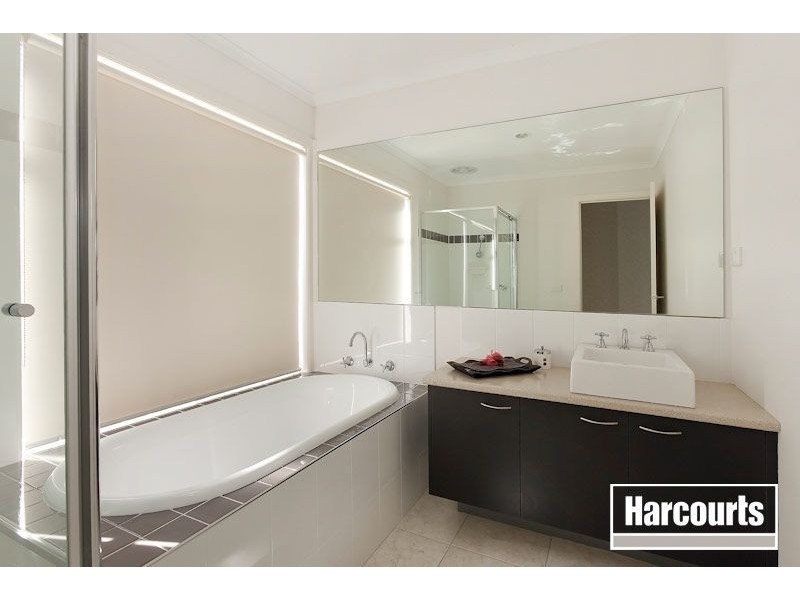 15 Magnolia Drive, Narre Warren South VIC 3805