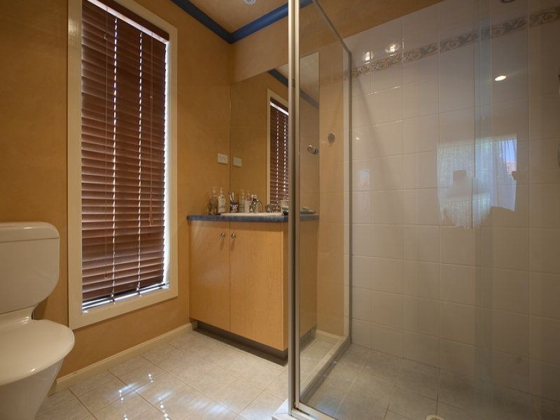 82 Seebeck Drive, Narre Warren South VIC 3805